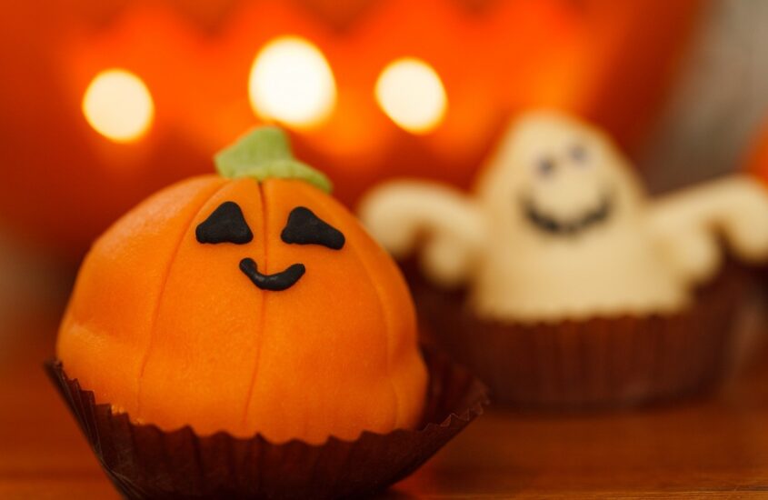 15 Easy and Festive Halloween Treats